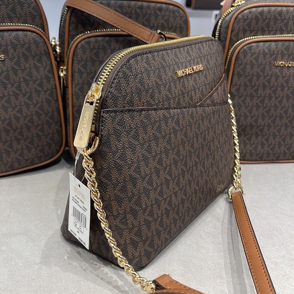 MICHAEL KORS Jet Set Medium Logo Dome Satchel Crossbody
Brown
NWT - Picture 3 of 16